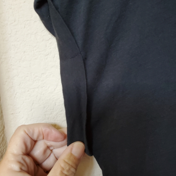 Banana Republic V Neck Cuffed Sleeve Tee.  Size Medium - Picture 3 of 7